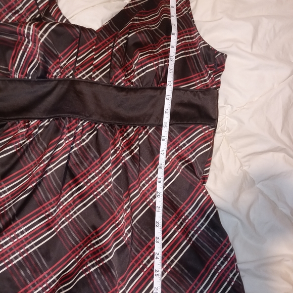 New York & Company XL sleeveless f - Picture 2 of 12